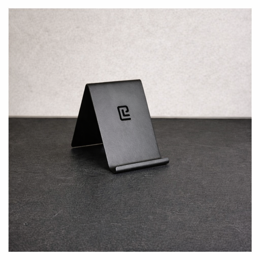 Smartphone Halter aus Metall im minimalistischen Design