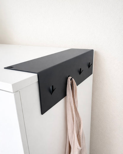 Schrankhelfer aus Metall für Schrankmontage